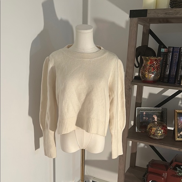 Sylvie Cropped Sweater - Picture 5 of 10